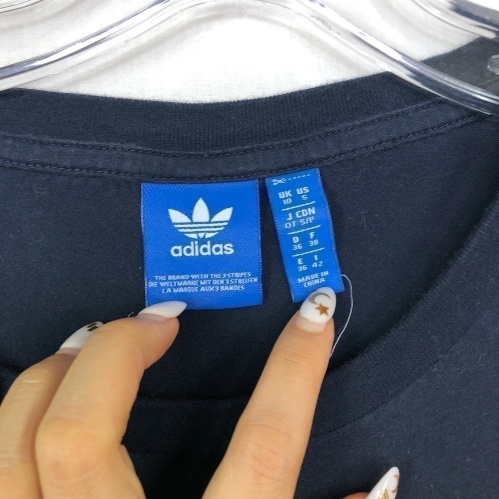 adidas navy blue tee w/ velvet logo - Picture 3 of 5